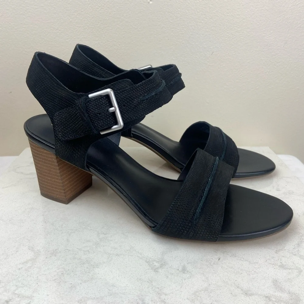 NWT Clarks Women's Karseahi Seam Heeled Sandal